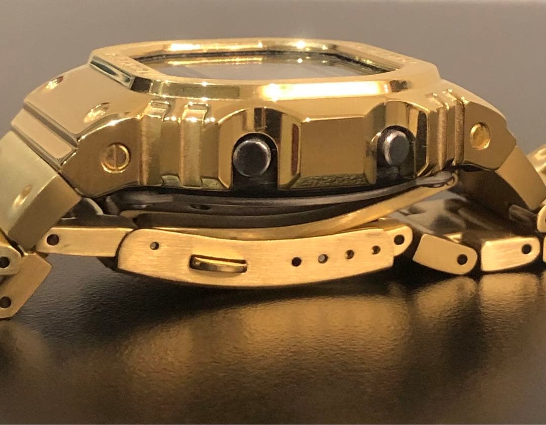中古品　G-SHOCK DW5600 フルメタルカスタム　ゴールド