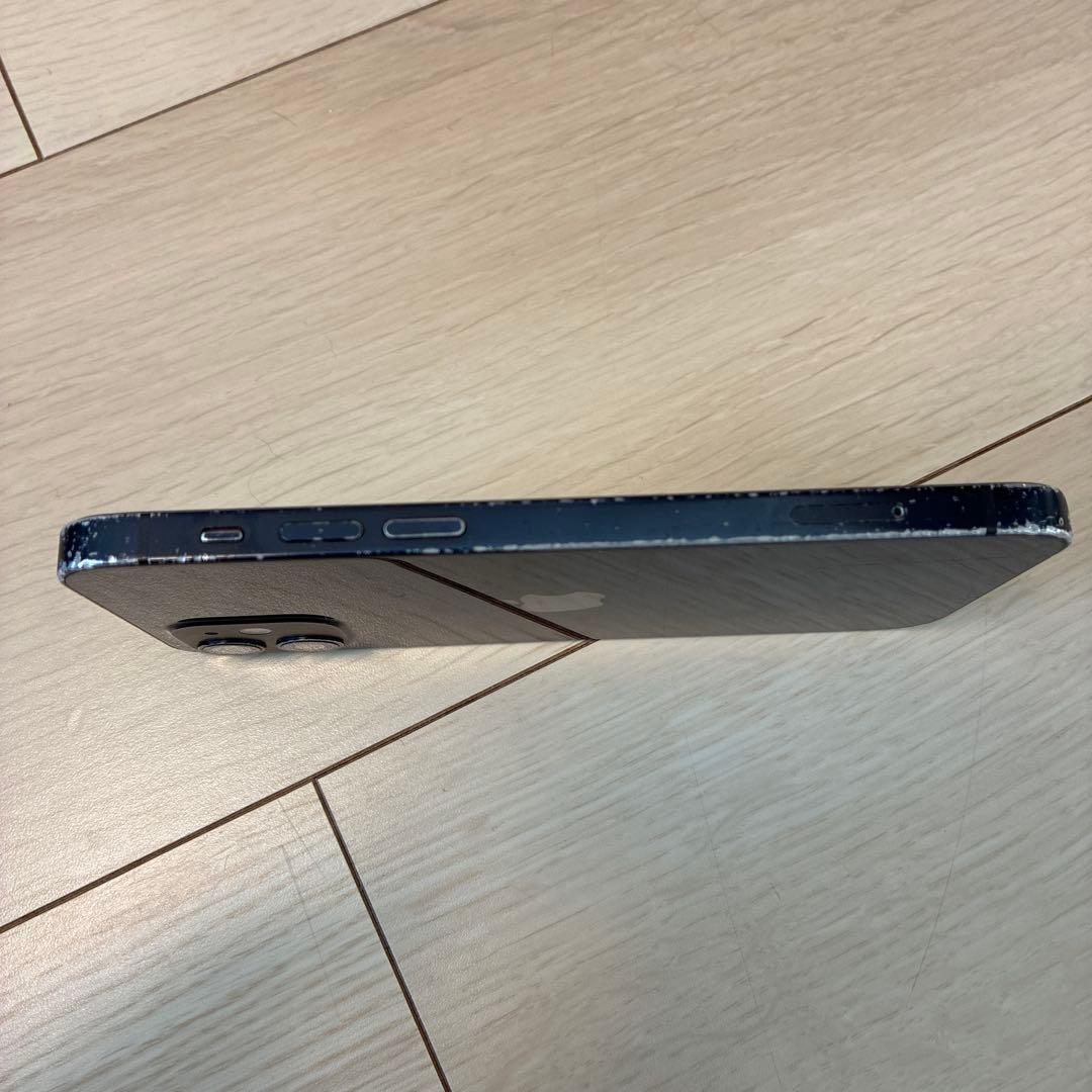 【割れなし】iPhone 12 ブラック 本体 128GB 保護フォルム付
