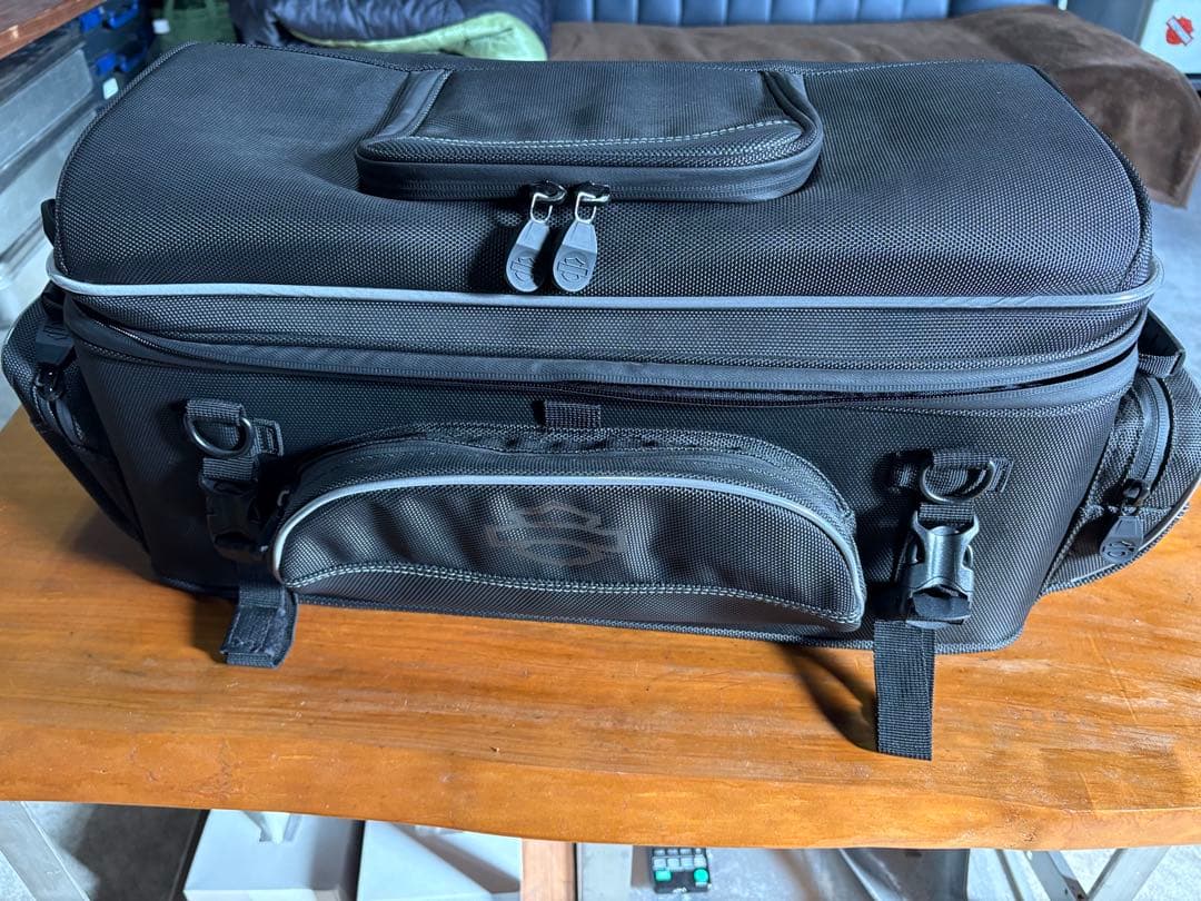 ハーレーツアーパックラックバッグ