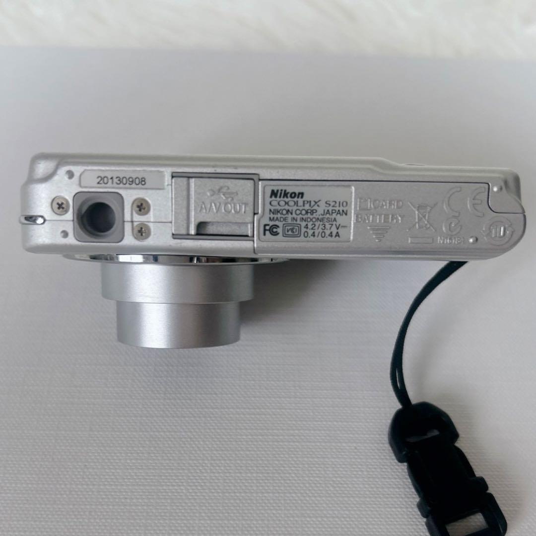 Nikon ニコン COOLPIX S210 デジタルカメラ シルバー 外箱付き