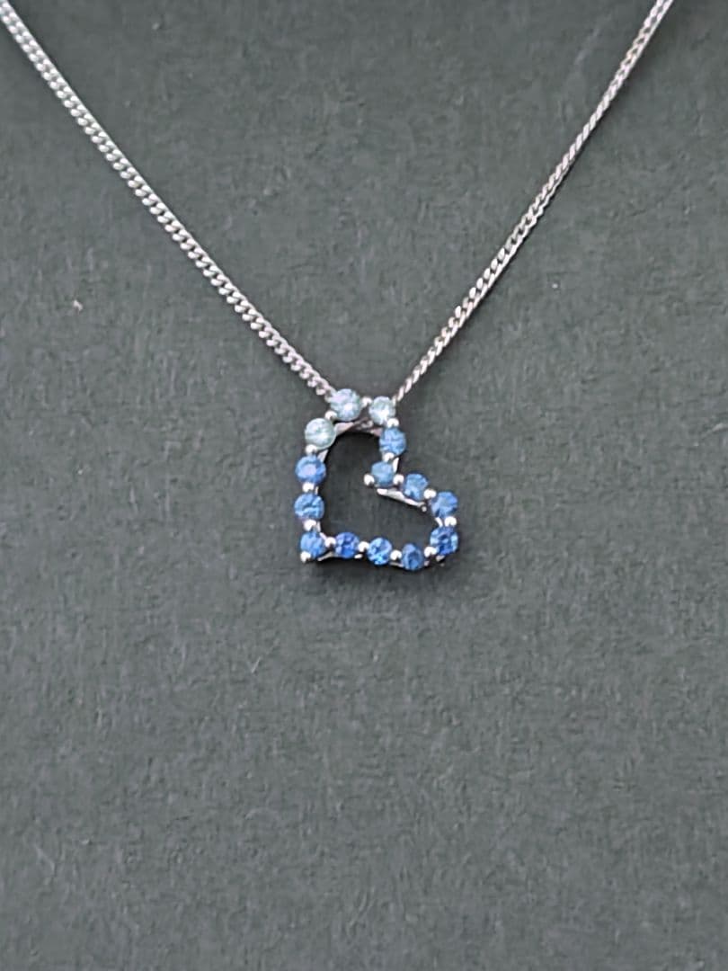 gstv　K18WG サファイアチャーム・ペンダントトップ　付属品なし