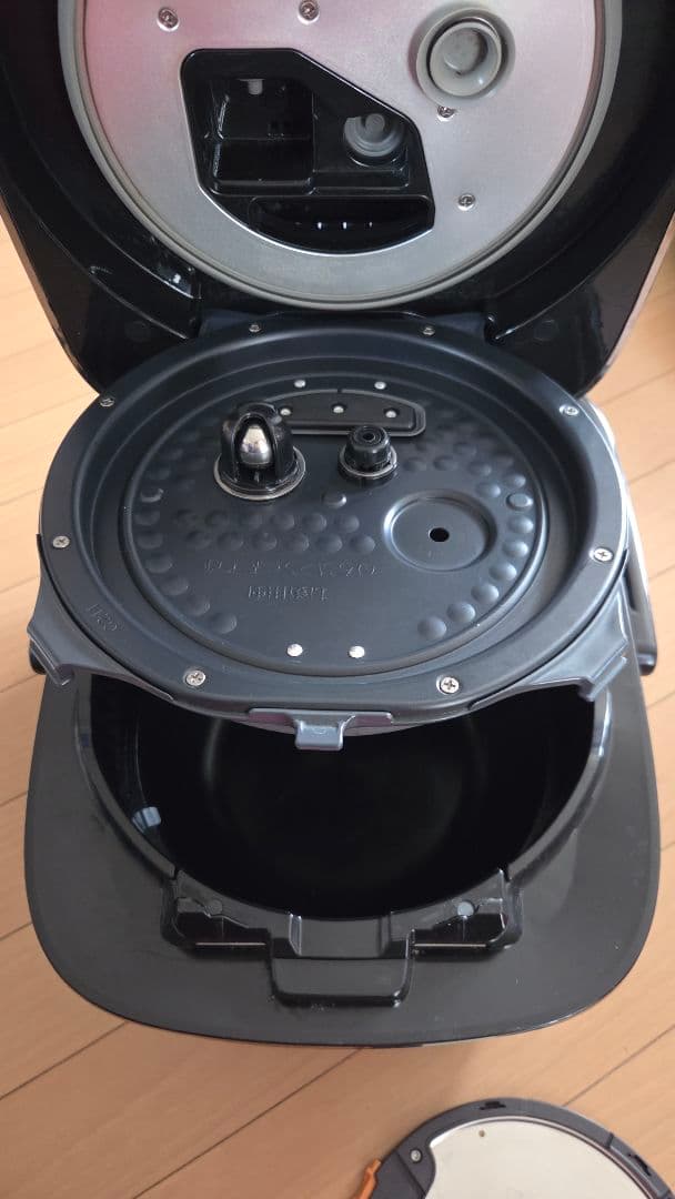 象印炊飯器 豪炎かまど釜　NW-JU18 黒　2019年製