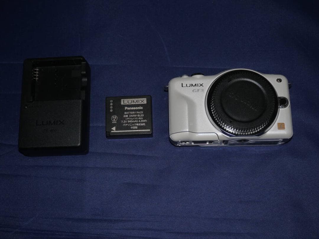 高画質　Panasonic　LUMIX DMC-GF3　ボディ　人気色のホワイト