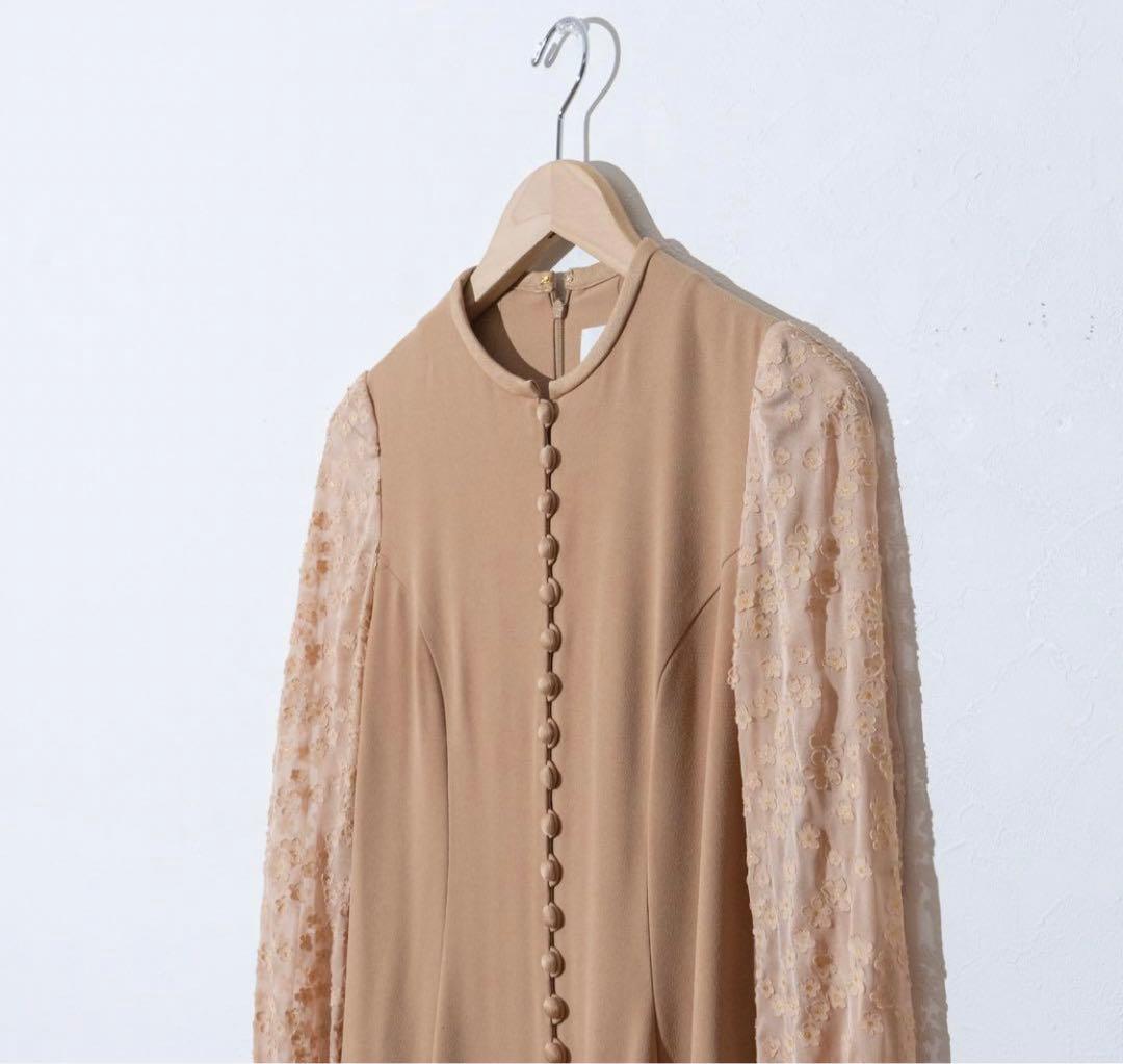 mame マメ　クロゴウチ　フラワープリントスリーブドレス