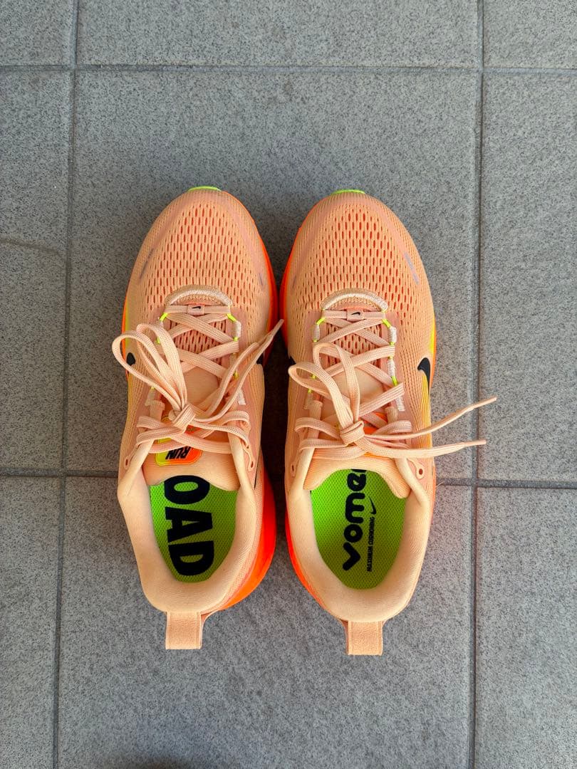 ナイキ ボメロ18 25cm