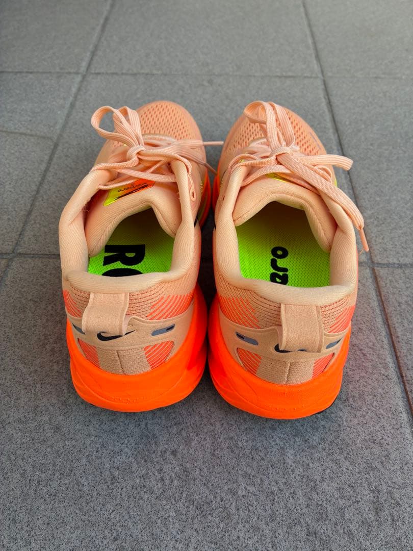 ナイキ ボメロ18 25cm