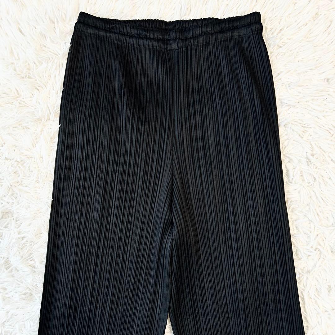 プリーツプリーズ パンツ イッセイミヤケ ブラック