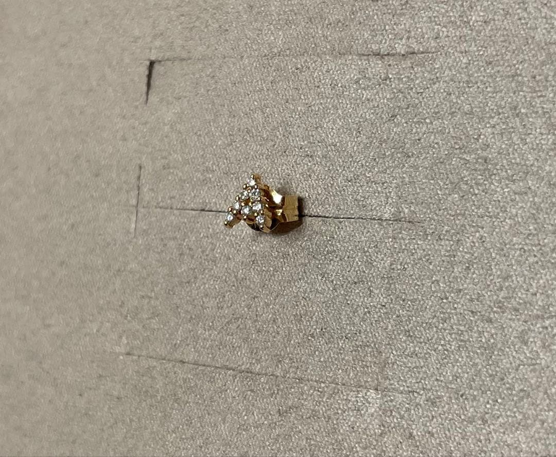 ete レタード　ダイヤモンド　イニシャル　ピアス