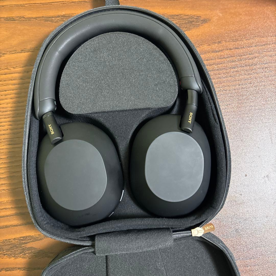 ワイヤレスヘッドホン ブラック 収納ケース付き