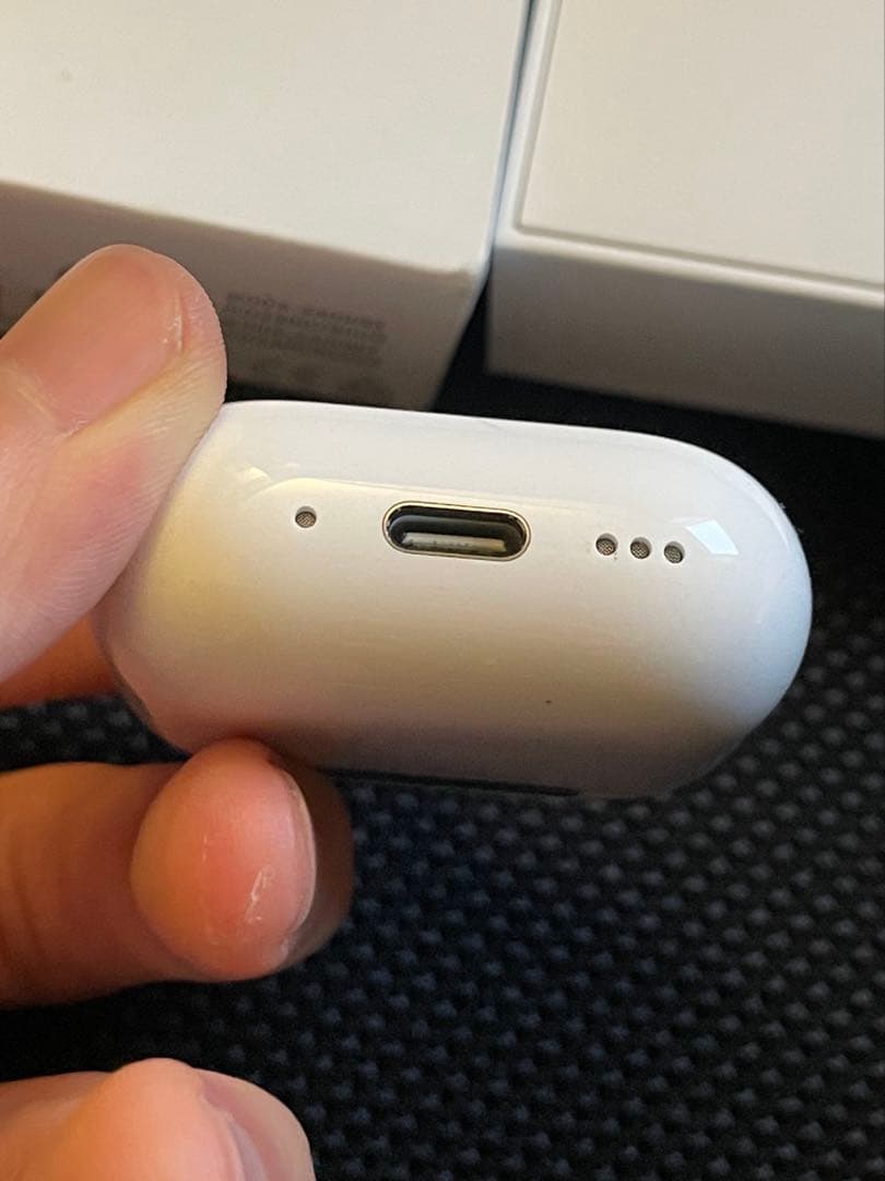 Apple AirPods (第4世代) ノイズキャンセリング搭載モデル　本体