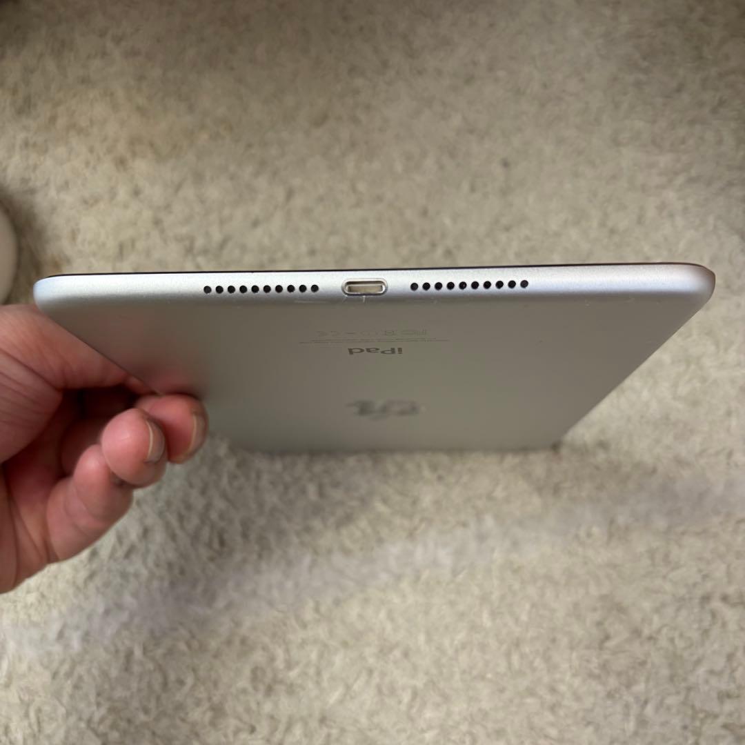 【中古品】Apple iPad mini4 WiFi シルバー
