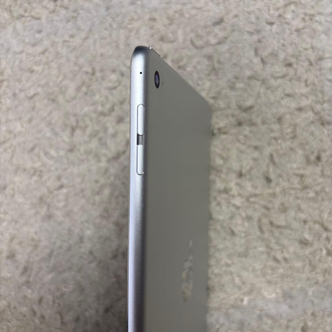 【中古品】Apple iPad mini4 WiFi シルバー