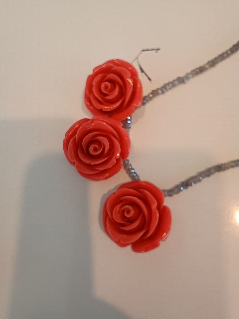 シルバー925留め具付き珊瑚ピンクバラのネックレス