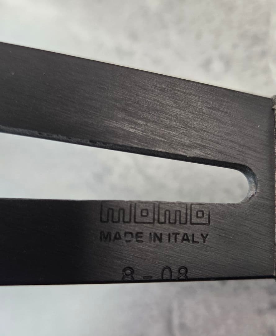 momo ステアリング DRIFTING