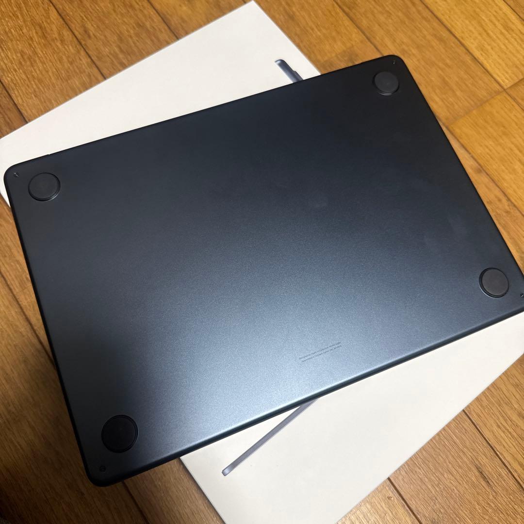 【美品】MacBook Air 13inch M2チップ　ミッドナイト