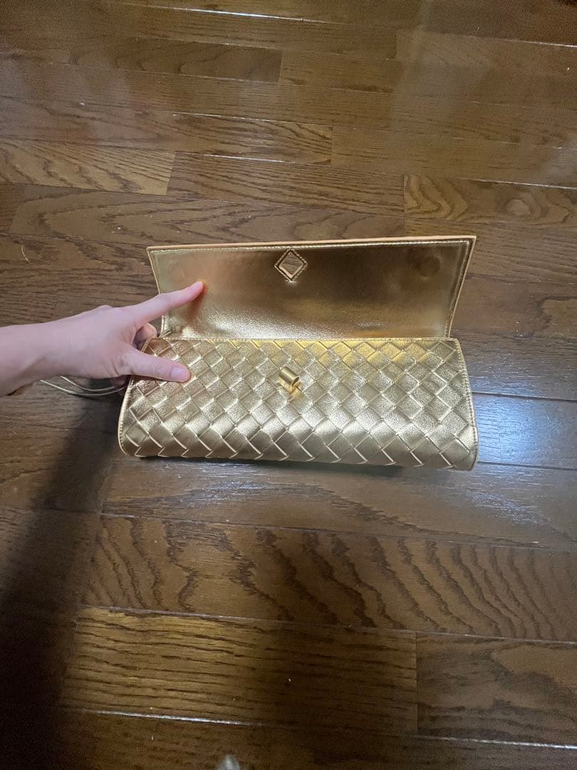 未使用イントレチャークラッチバッグゴールドレザー