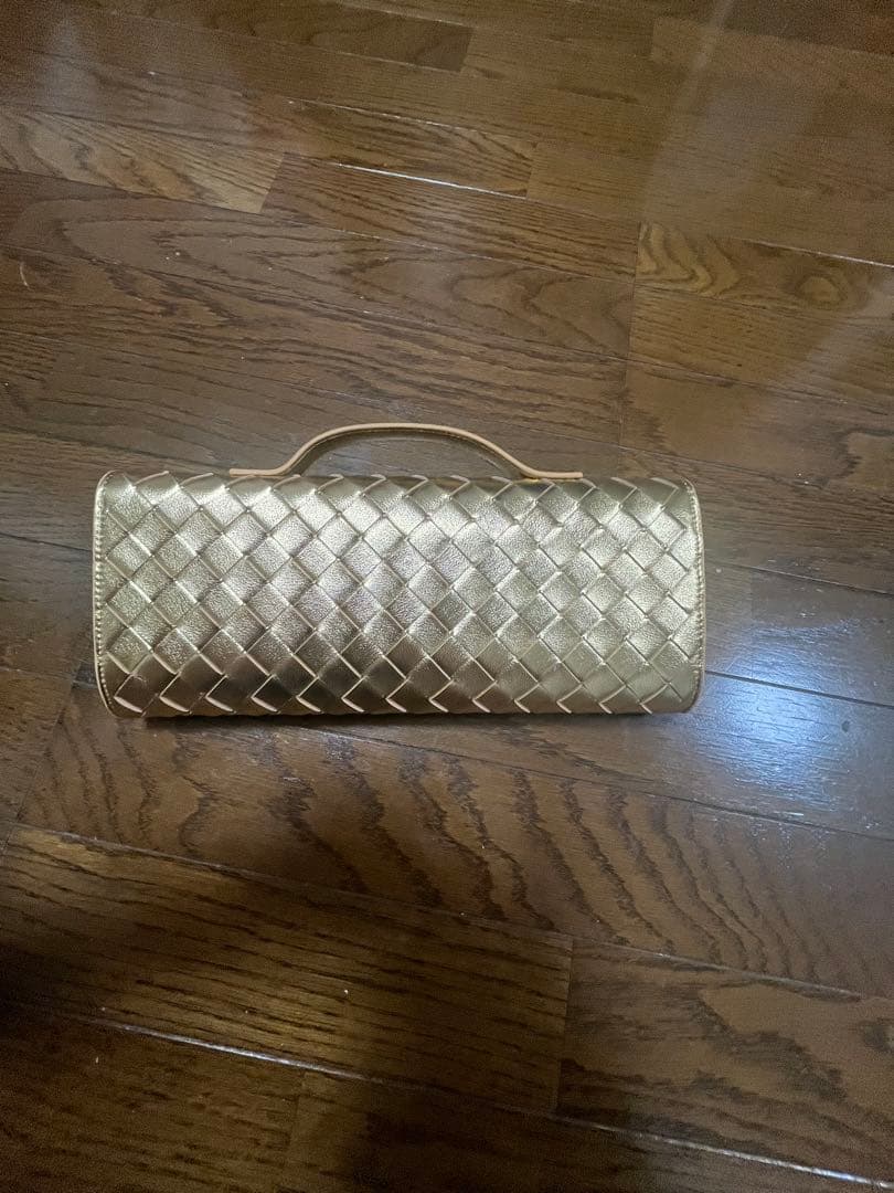 未使用イントレチャークラッチバッグゴールドレザー