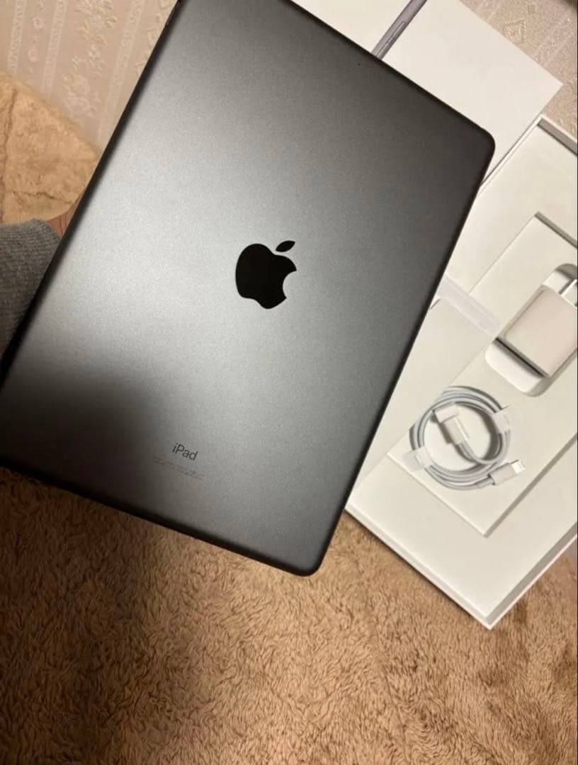 《バッテリー100%》iPad 第一8世代　128GB