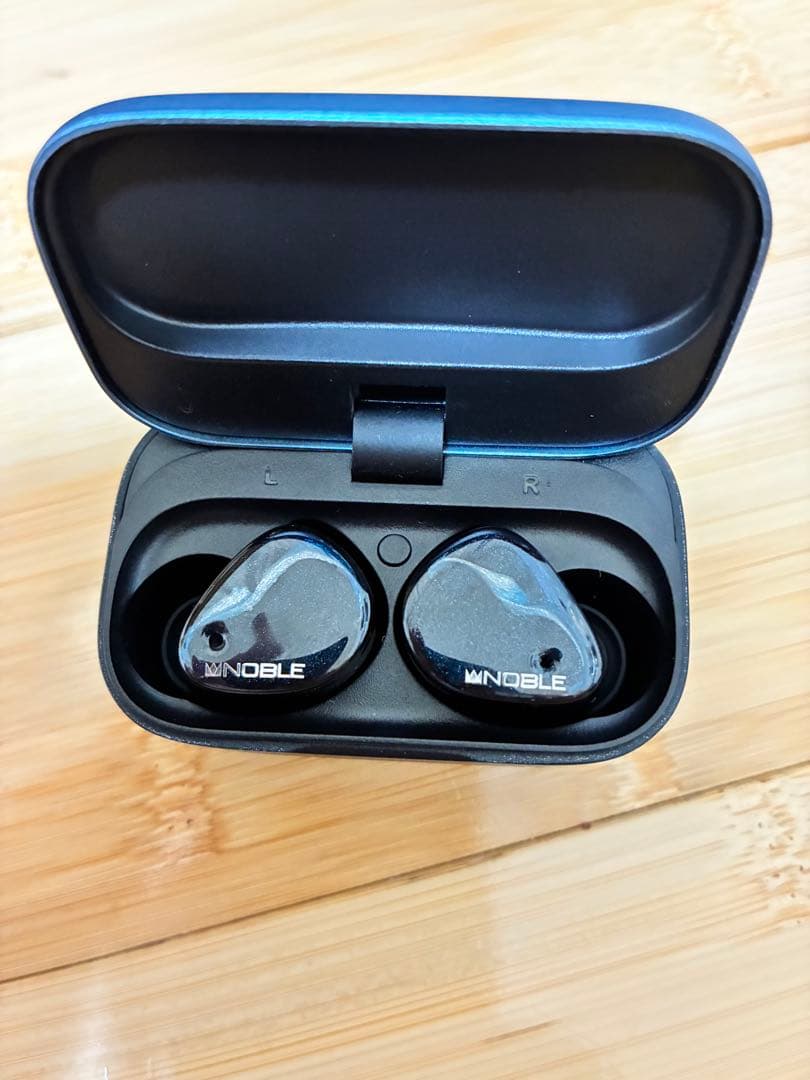 イヤホン FoKus Mystique