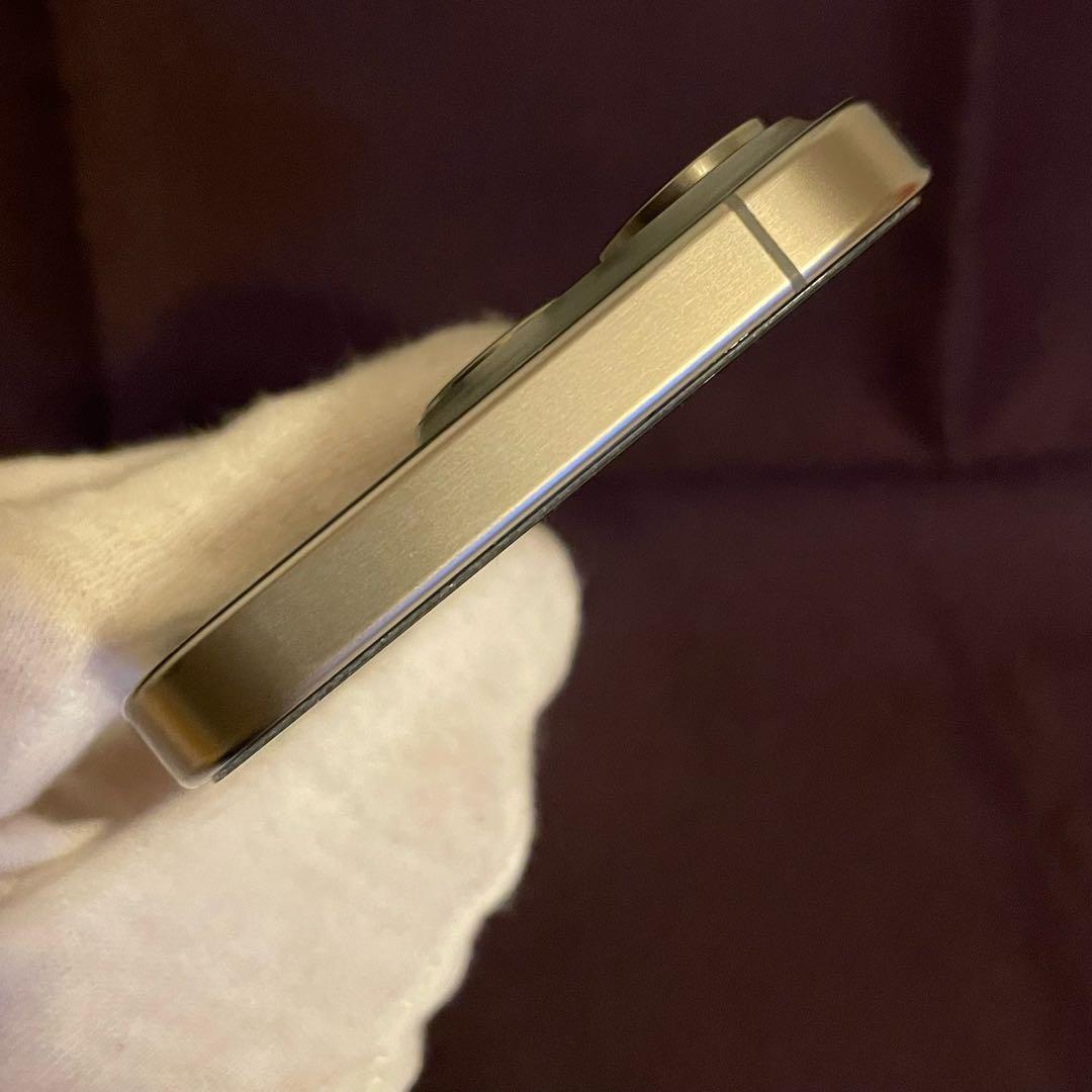 iPhone 15 Pro 512GB ナチュラルチタニウム　海外版　難あり