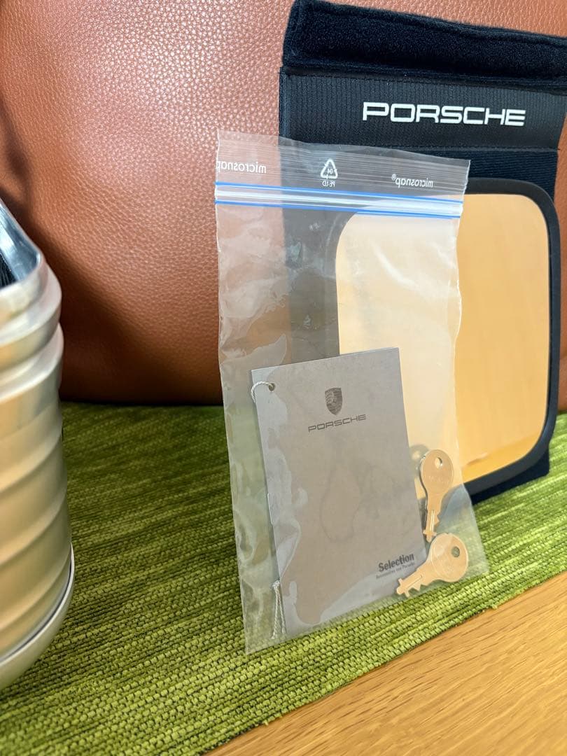 超希少！RIMOWA PORSCHE ビューティーケース　トラベル　　鍵2本付