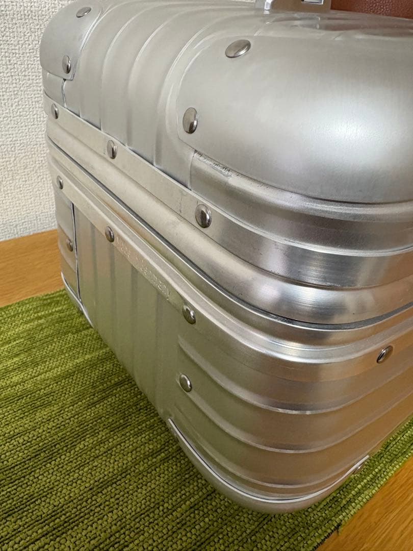 超希少！RIMOWA PORSCHE ビューティーケース　トラベル　　鍵2本付