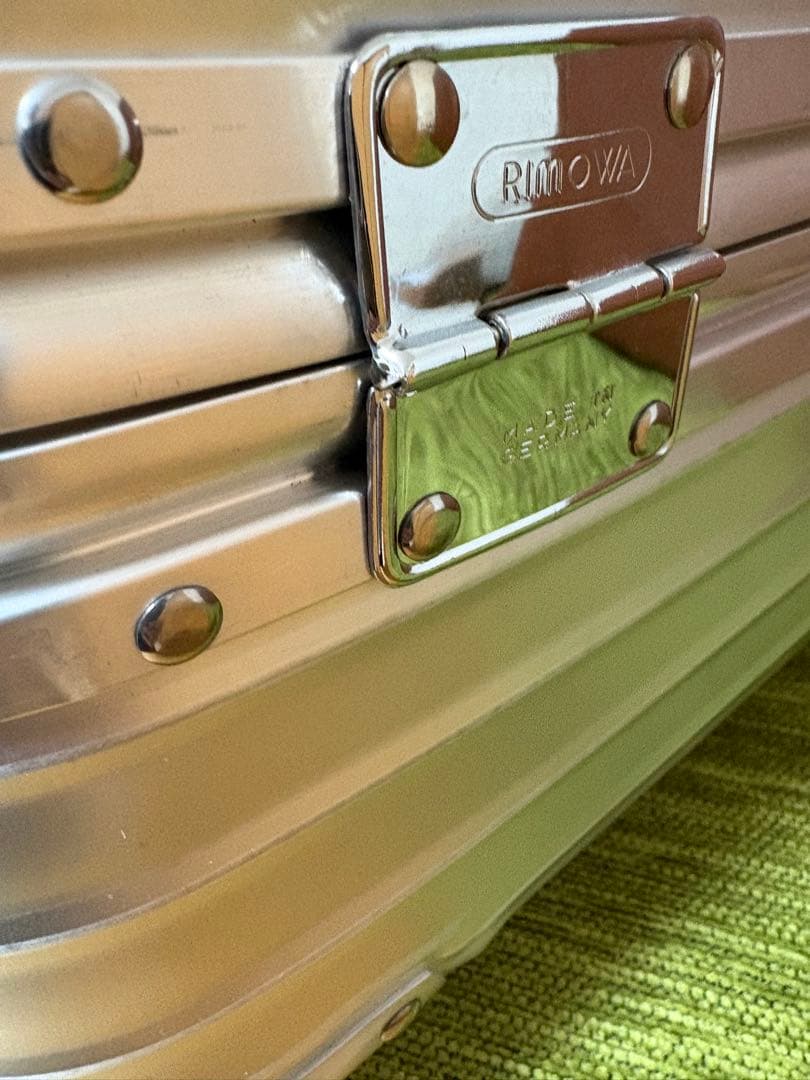 超希少！RIMOWA PORSCHE ビューティーケース　トラベル　　鍵2本付