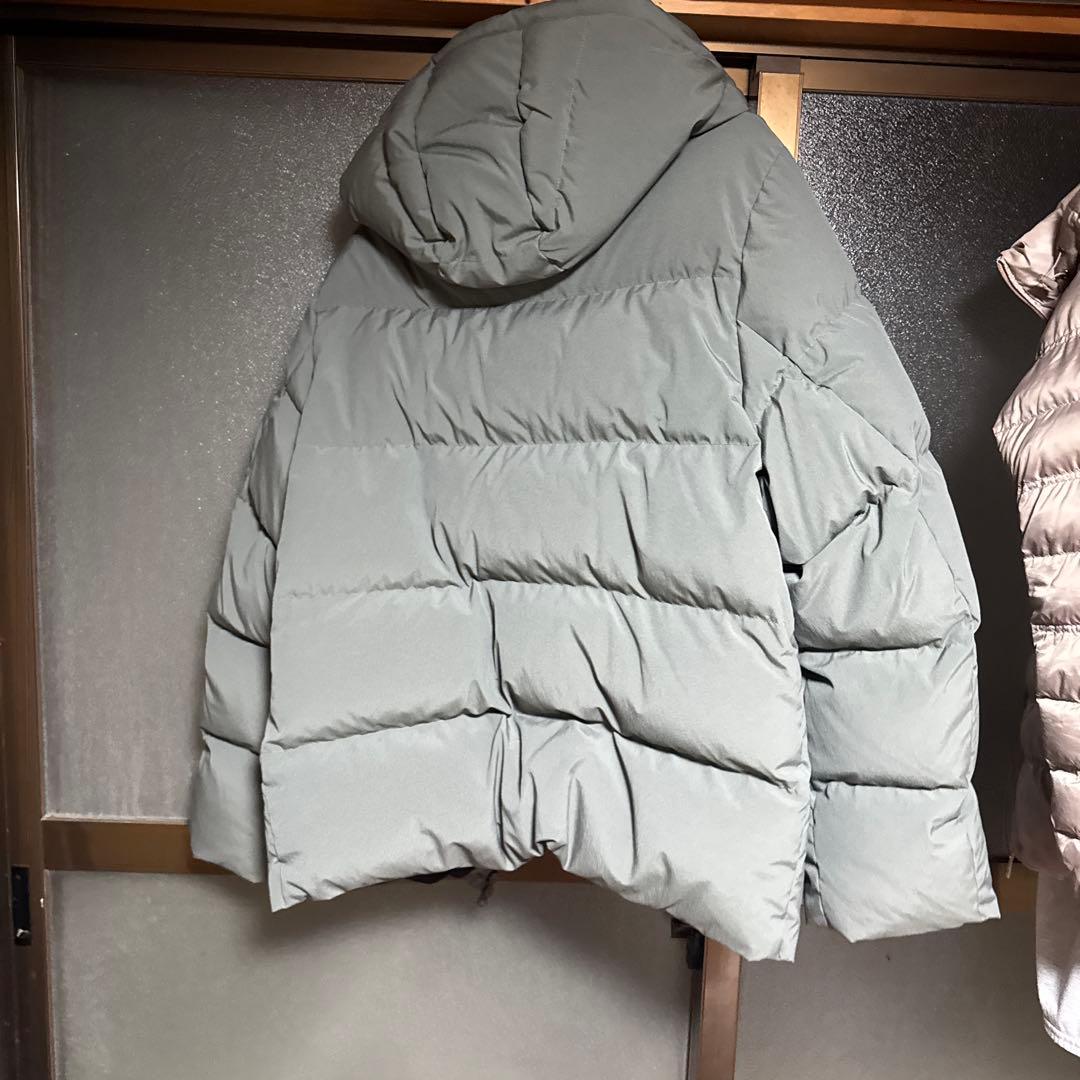 グレー フード付き ダウンジャケット rezard.REIOMORIコラボです。