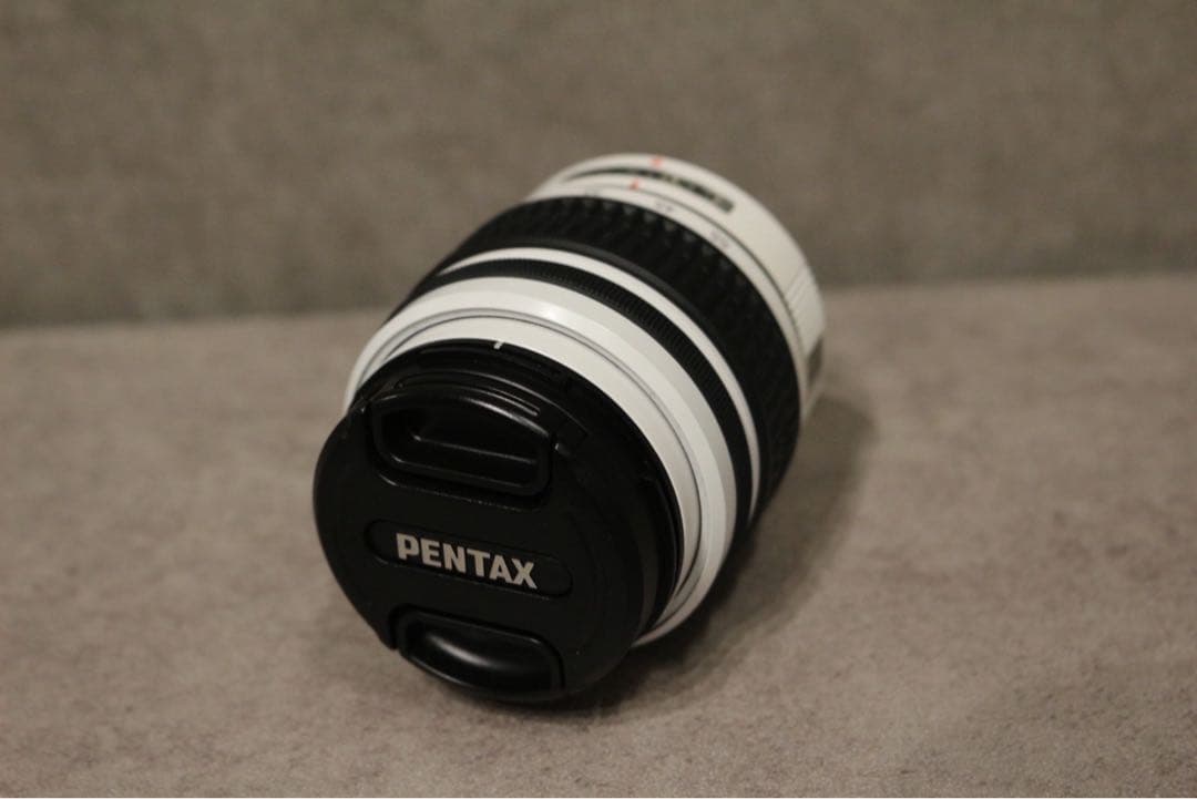 【お値下げ】PENTAX k-x デジタル一眼レフカメラ ホワイト レンズつき