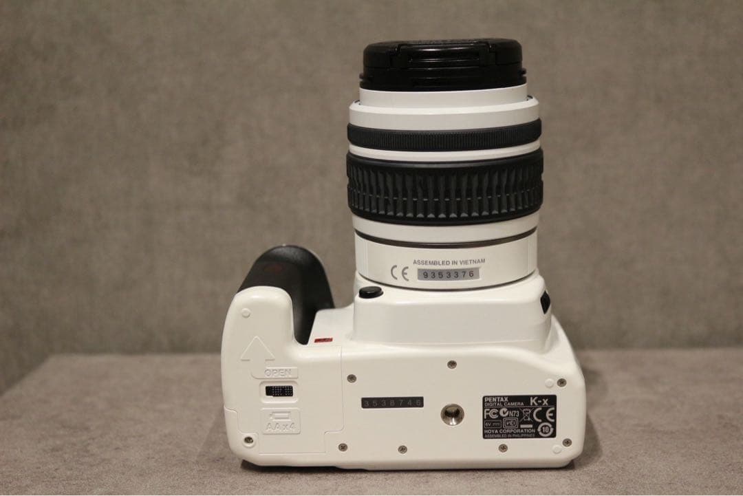 【お値下げ】PENTAX k-x デジタル一眼レフカメラ ホワイト レンズつき