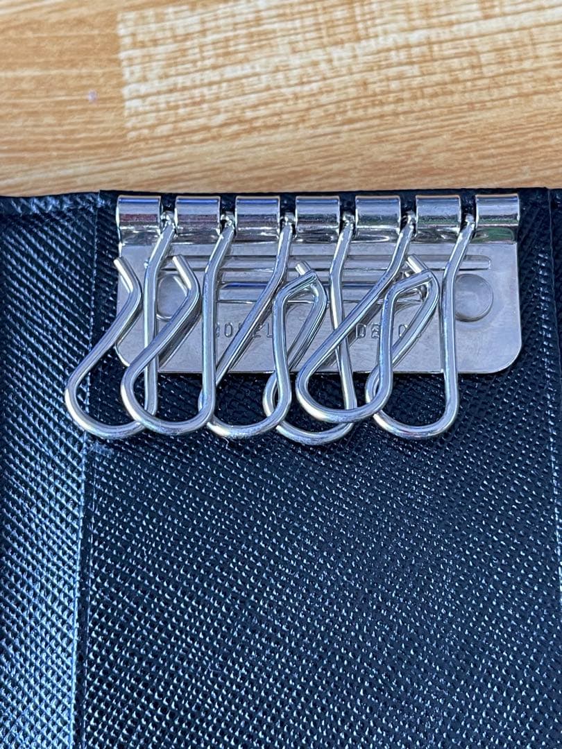 大人気!!PRADA【極美品】PRADA6連ナイロンキーケース