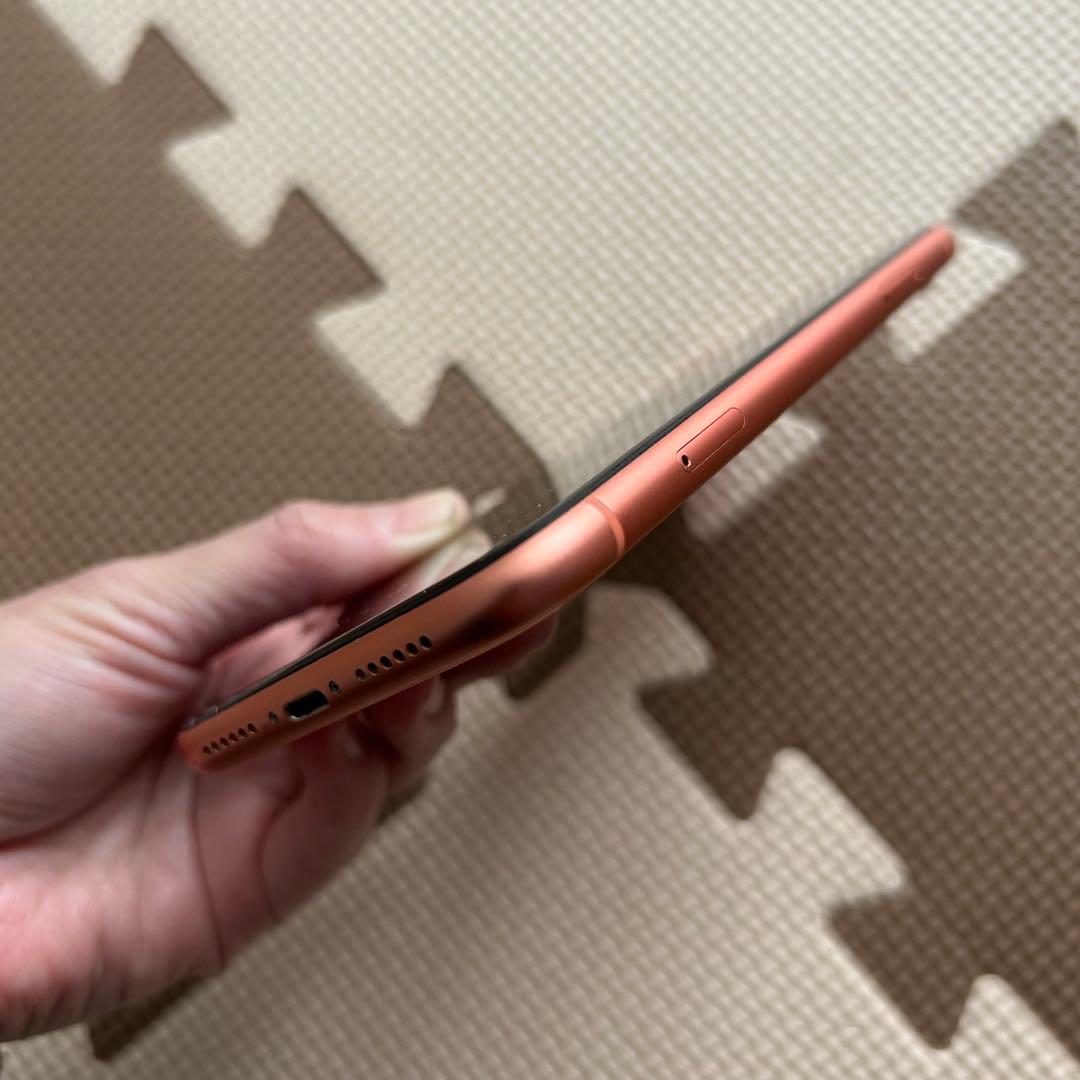 iPhone XR 本体　coral コーラル　128GB 箱付き　カメラ不良