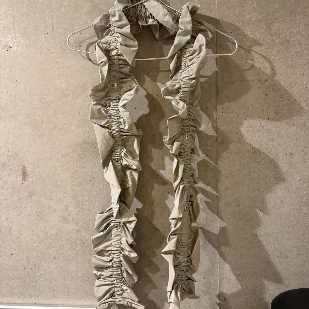 HOUGA フリルデザイン グレー ベスト