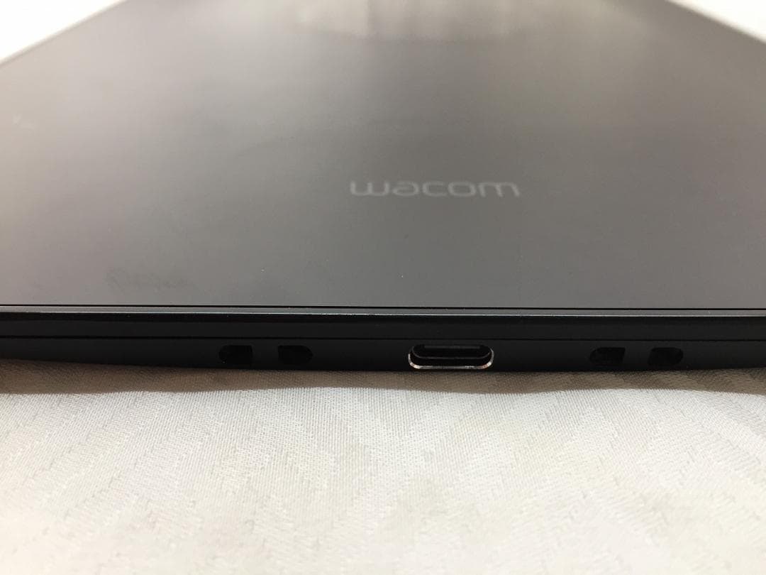 Wacom Intuos Pro PTH-660 ペンタブレット本体