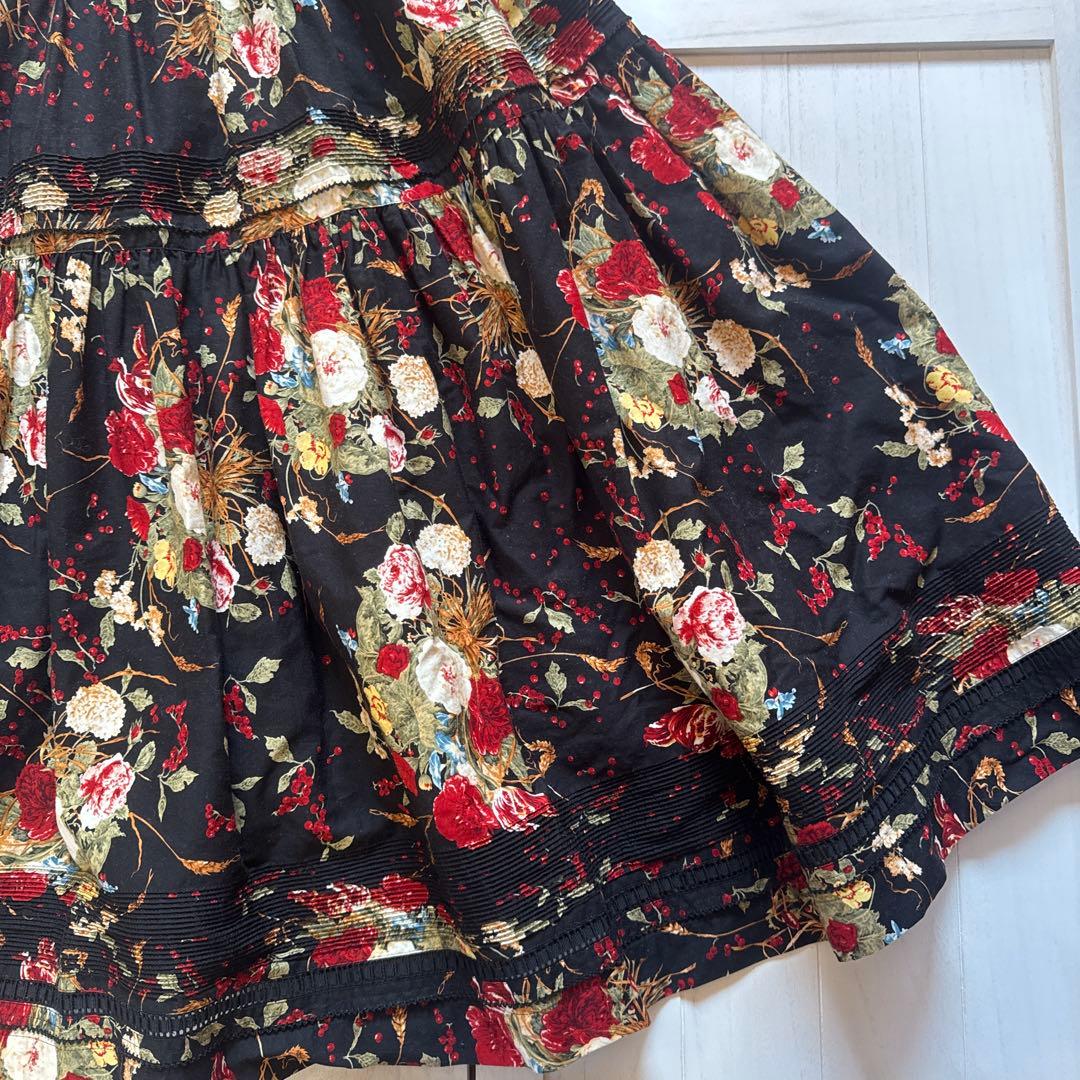 【カネコイサオ】KANEKO ISAO 花柄ワンピース　ピンタック　はしごリボン