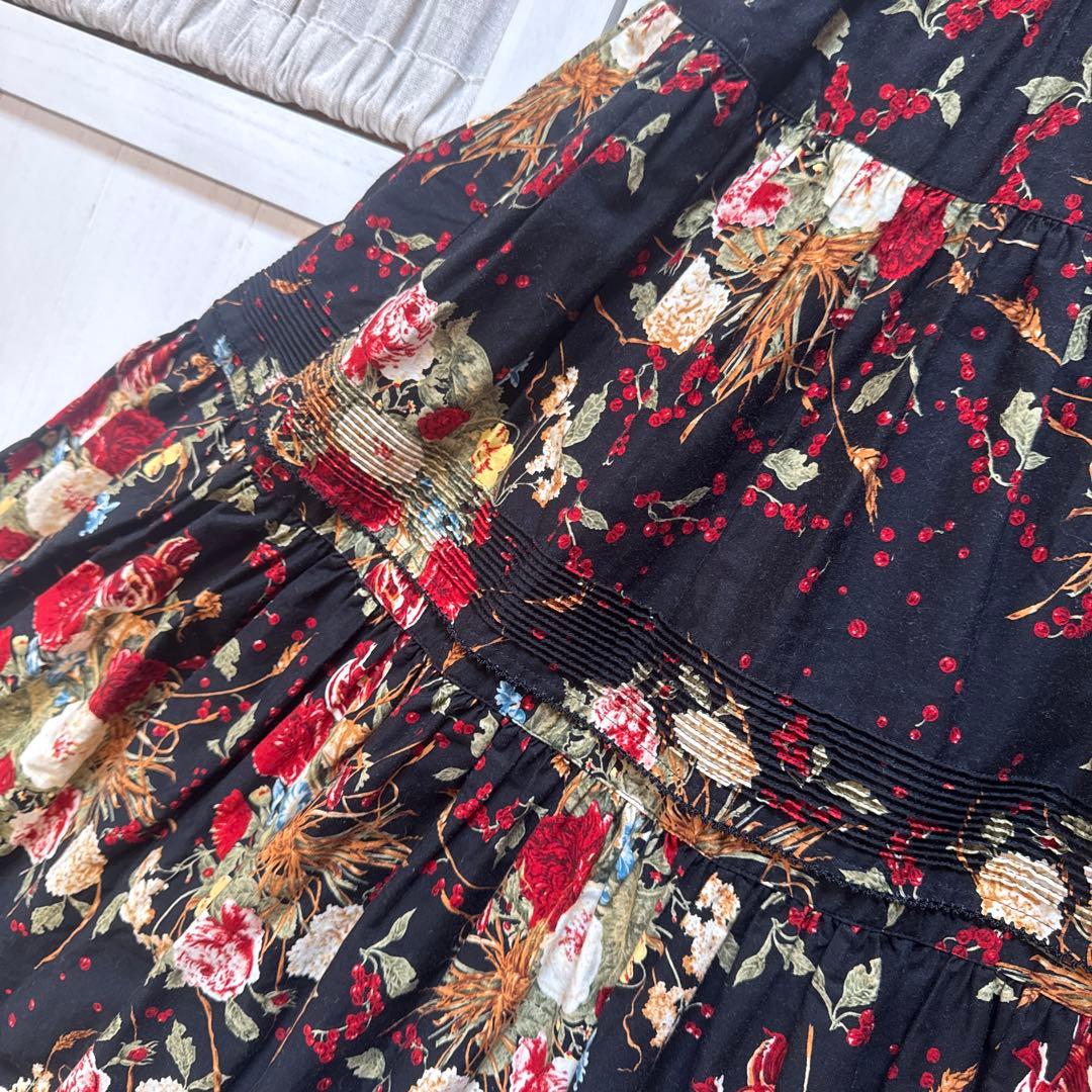 【カネコイサオ】KANEKO ISAO 花柄ワンピース　ピンタック　はしごリボン