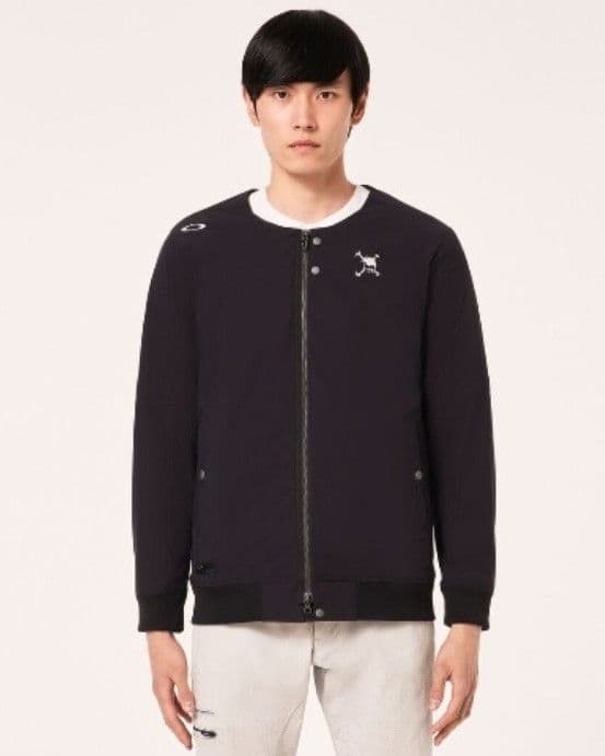 最終値下げ。オークリー　ナイロンジャケット　XL　ブラック　新品