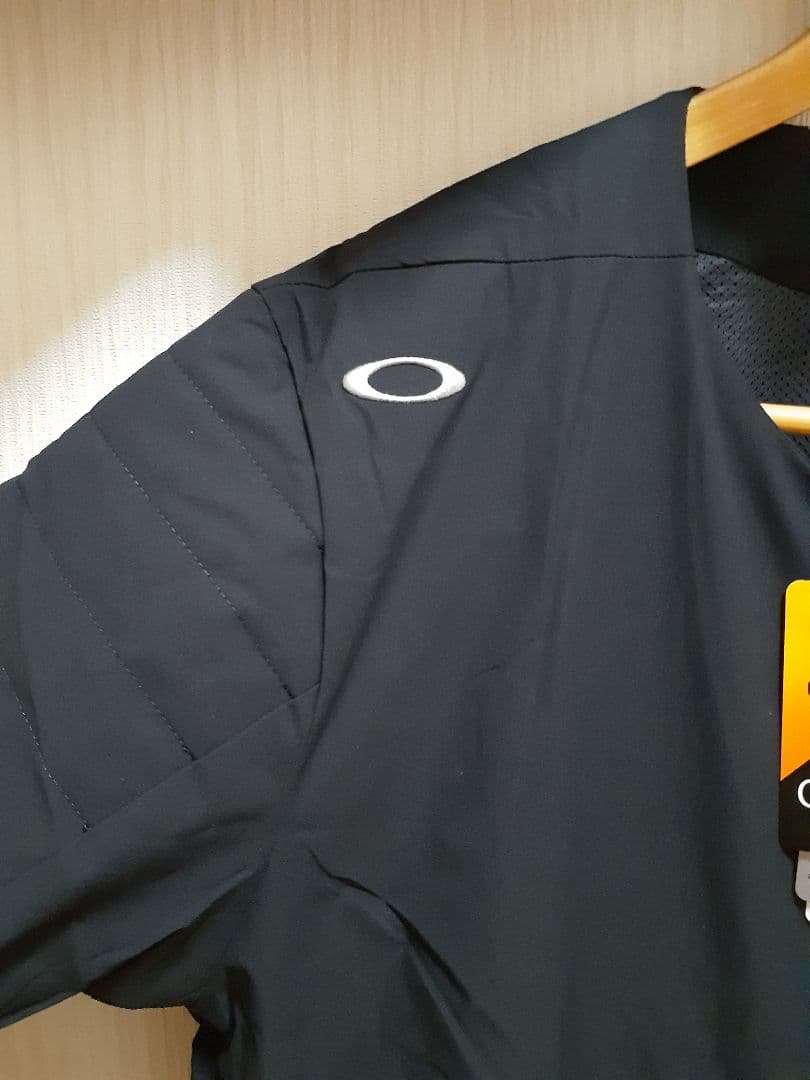 最終値下げ。オークリー　ナイロンジャケット　XL　ブラック　新品