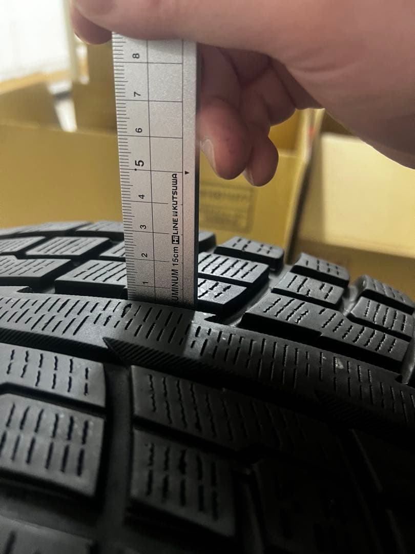 スタッドレスタイヤ215/65R16 アルミホイール