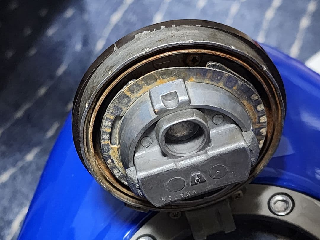 NSR250R MC18 88 燃料タンク 現状品 青テラ