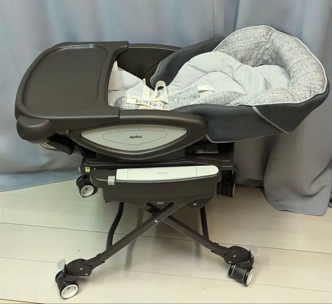 アップリカ　ユラリズム オート ライト　電動ハイローチェア