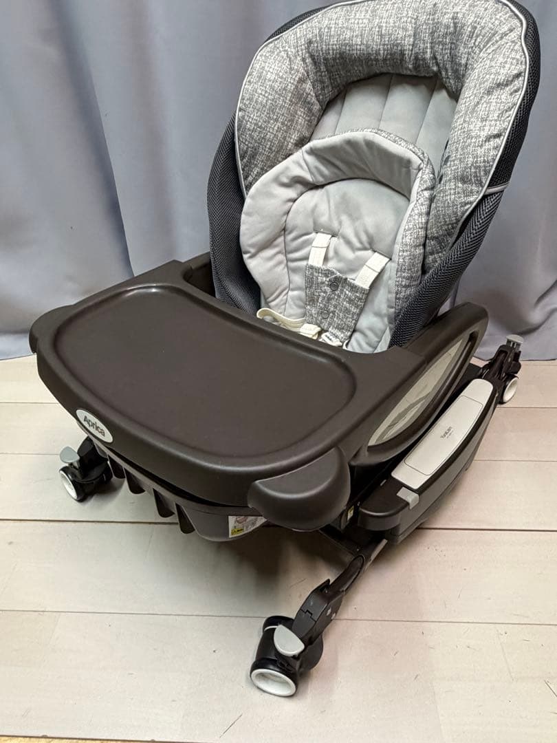 アップリカ　ユラリズム オート ライト　電動ハイローチェア