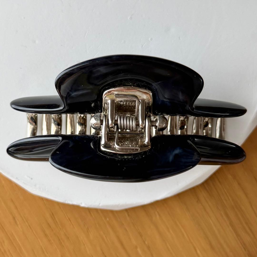 acca ヘアクリップ マーブル　ネイビー　シルバー フラワーモチーフ