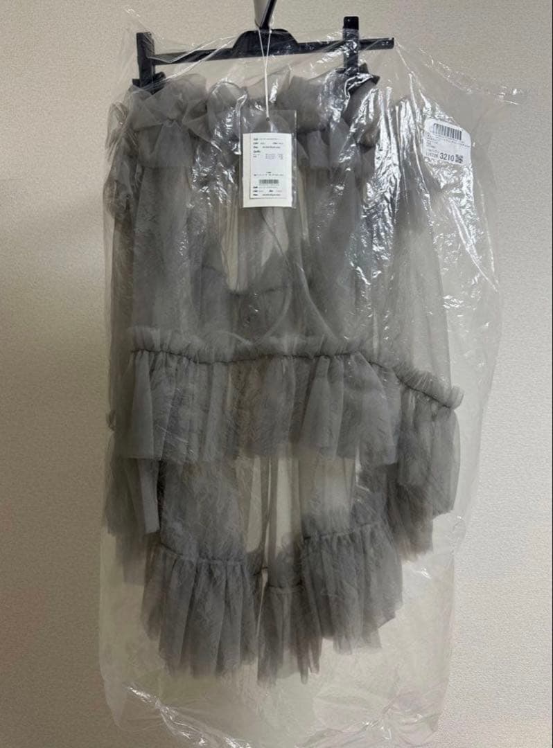 【新品未使用】J1U チュールボリュームフリルアシンメトリーキャミ