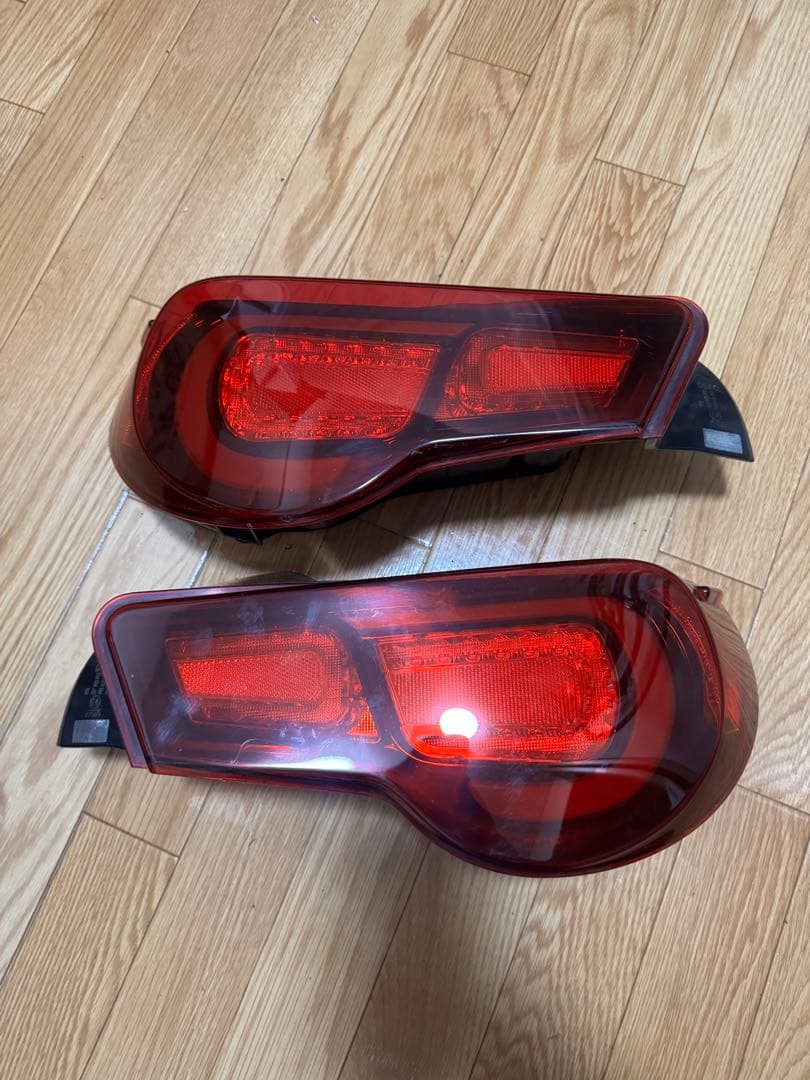 トムス TOM'S zn6 zc6 テールランプ　ジャンク