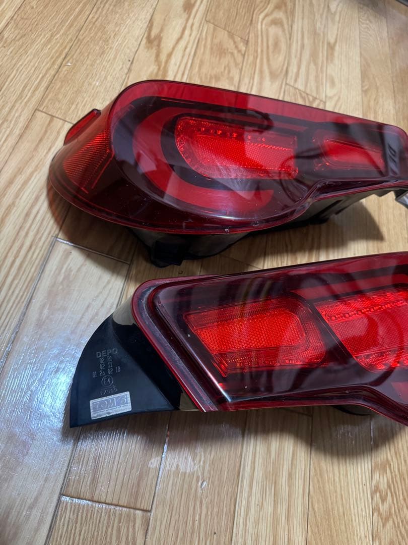 トムス TOM'S zn6 zc6 テールランプ　ジャンク