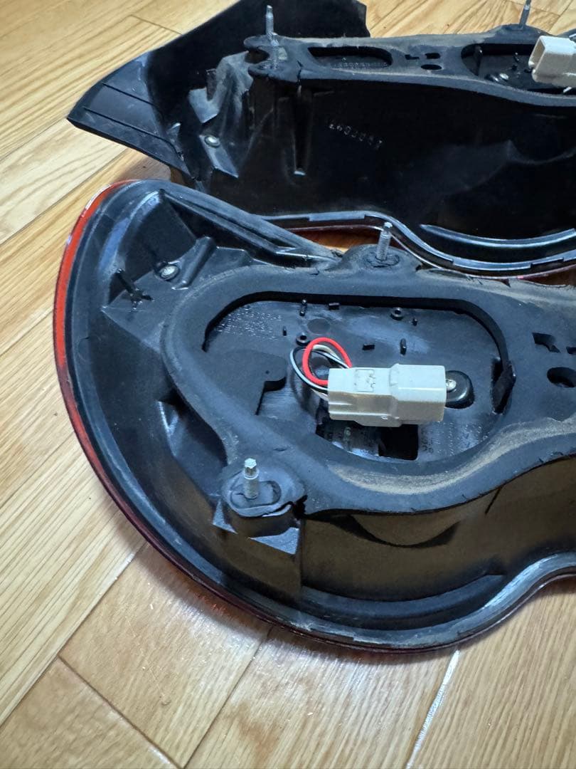 トムス TOM'S zn6 zc6 テールランプ　ジャンク