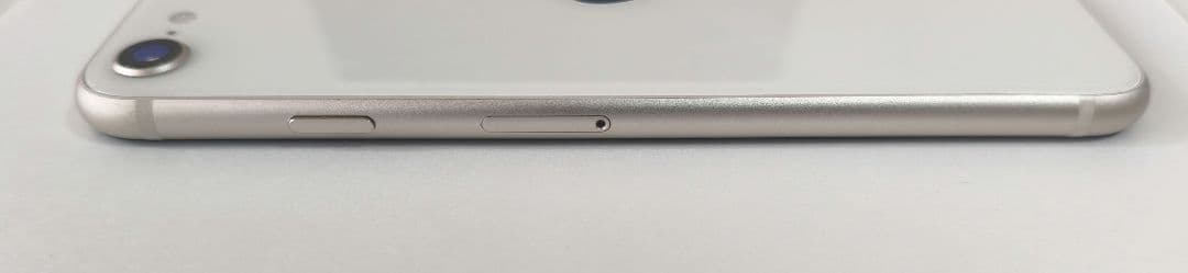 iPhoneSE3 スターライト　64GB