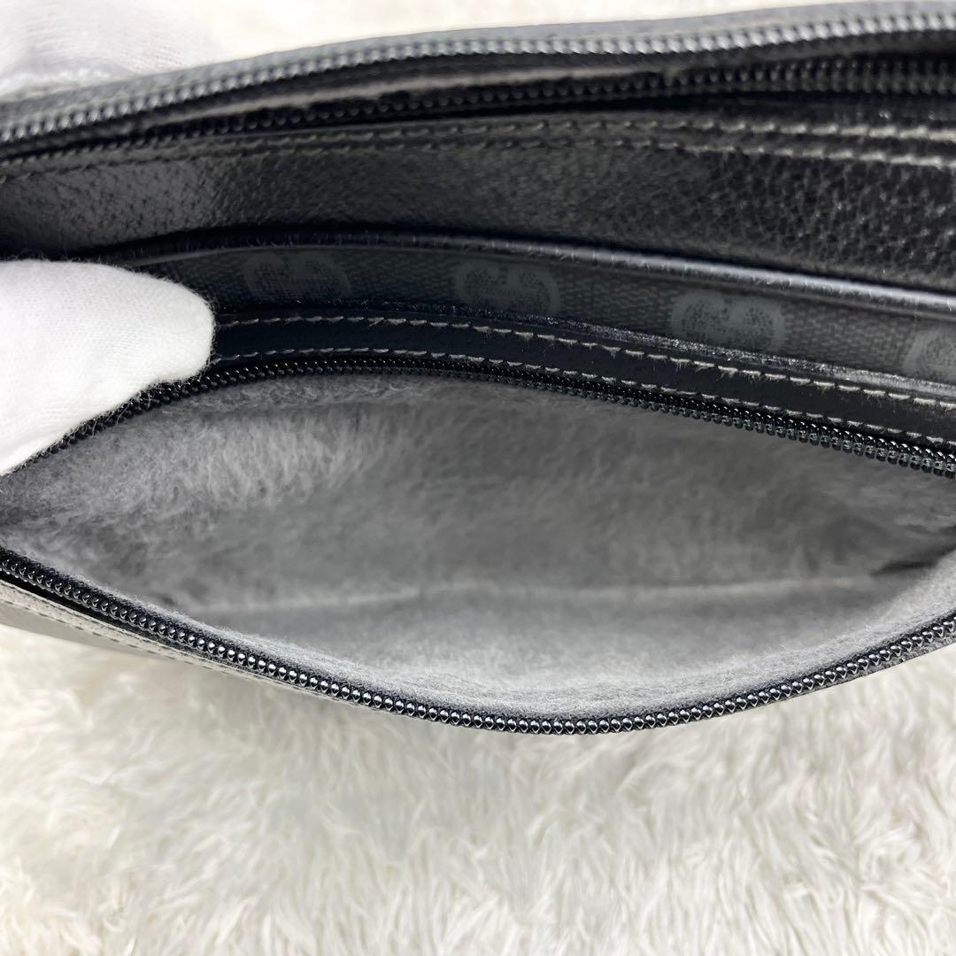 【極美品】オールドグッチ GGスプリーム ロゴ金具 クラッチバッグ ブラック