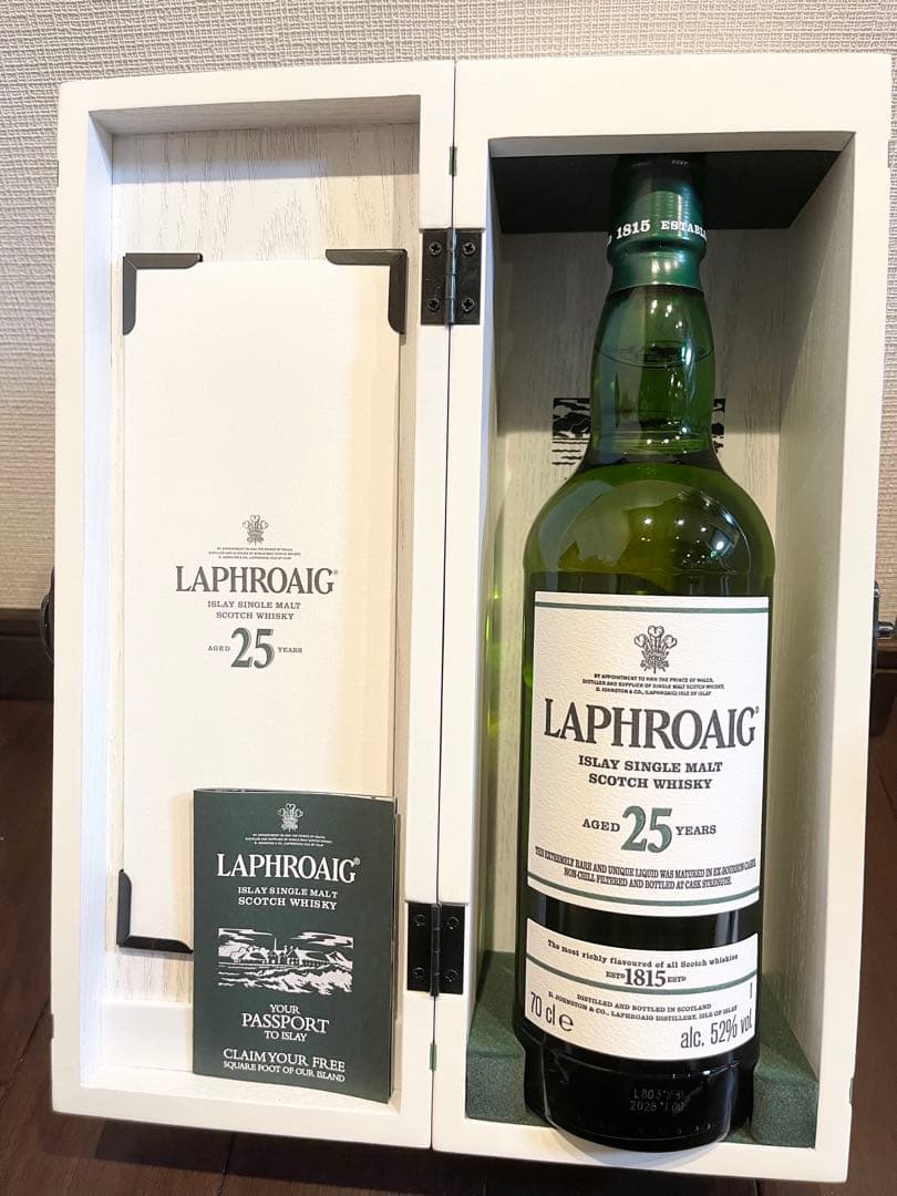 ラフロイグ 25年 カスクストレングス 52° 木箱入新品2018リリース希少品